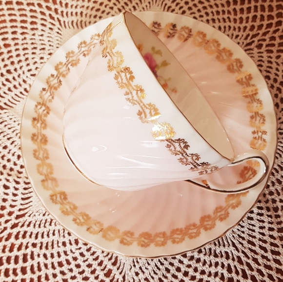 Pink and Gold Foley Cup and Saucer Set England - Picture 3 of 7